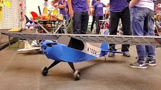 GIANT REMOTE CONTROLLED PIPER CUB INDOOR LIGHTWEIGHT MODEL AIRPLANE IN FLIGHT / Wels Austria 2017
