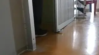 Footle, sliding door