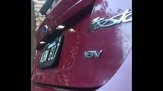 como CAMBIAR luces de la PATENTE a LED ford fiesta