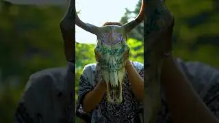 making Cow skull decoration #skull #cow #cowskull #skullart #art #painting #bone