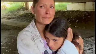 Encontré a madre e hija viviendo debajo de un puente y esto fue lo que hice 😭