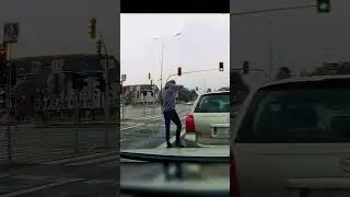 Wyjeżdżałem sobie spokojnie z osiedla, nic nadzwyczajnego...