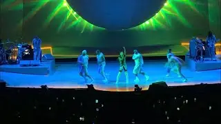 Ariana Grande - Fake Smile (live) 22nd September, 3arena Dublin