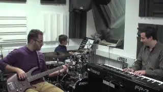 Ivo Moura bateria Crescent City Voodoo acomp  prof  Pedro Ferreira piano Dez2012