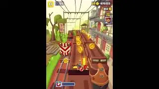 My cousin @CARRIE_FAN  is playing subway surfers to beat my high score