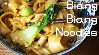 Biang Biang Noodles（油泼面） from Shanxi Province in China - Famous Belt-Width Noodles with Hot oil