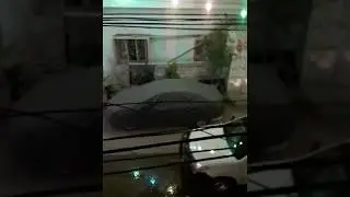 Rangers and police taking lathi charge Karachi lockdown