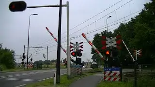 Spoorwegovergang Weert // Dutch railroad crossing