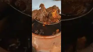 #mutton#muttoncurry #muttonrecipe#streetfood #youtubshorts #spicy #muttonhandi 😋
