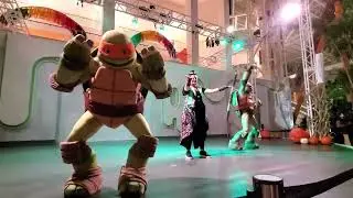 TMNT Mikey & Donnie in HALLOWEEN DANCE PARTY Live Show @ Nickelodeon Universe in American Dream Mall