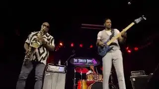 Julian Vaughn & a 90&rsquo;s Medley Live