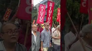 Left supporters try to enforce trade union strike in West Bengal; clash with police..