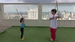 Training with 5yrs old and 11 yrs old kids!📌Forward roll📌Basic twirling 📌Single sinawali