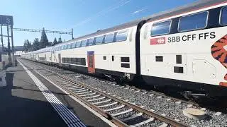 Zug der DB ICE und SBB Doppelstock/Durchfahrt und Ein und Ausfahrt/Bahnhof Liestal BL