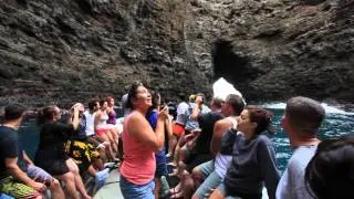 [NA PALI RIDERS RAFT TOURS] Kauai Activities - Exploring Sea Caves