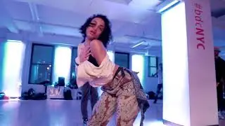 Rihanna “Skin” choreography