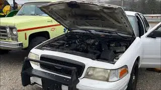LOT #128 2007 Ford Crown Victoria; VIN 2FAFP71W47X154620; Mileage does not display