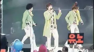 Hollywood Bowl 2008 - Super Junior T - Chot cha