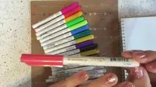 Wink of Stella Glitter Pen VS. Ballsign Tiara Glitter Pen