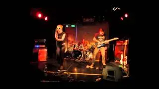 The Mob Fixing Freedom - chords of live      LIVE @ Sargfabrik