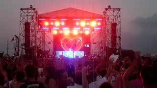 Armin van Buuren @ Cacao Beach 2010 ( John O'Callaghan vs Neptune Project - Rhea )