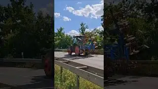 Der Claas mit einer Hacke und Pfegebereifung.#Landwirschaft #Unterhaltung #spotting #Claas #Arion