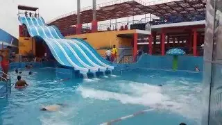 PISCINA LAS TRES RUEDAS :)