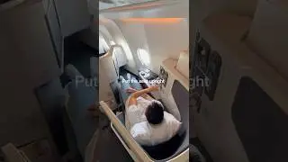 Lie-Flat BED On Cathay Pacific Business Class Airbus A330-300