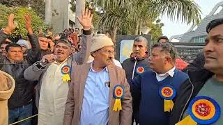 MD. HVPNL/HPGCL से आये निगम के आला अधिकारियों ने HSEB वर्कर यूनियन के प्रदर्शन में आकर लिया ज्ञापन 
