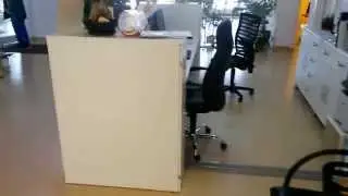 Klassische wei&szlig;e Empfangstheke in der Praxis mit LED von B&uuml;rosysteme Stock