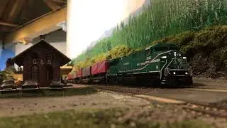 Canton Historical Society HO Trains GE AC6000CW Freight Train Flagging A Crossing