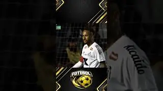 Neymar da passe at&eacute; no ch&atilde;o, o homem &eacute; bom #neymar