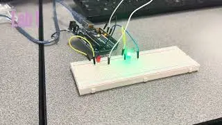 Red and Green LEDs Blink Alternately 
