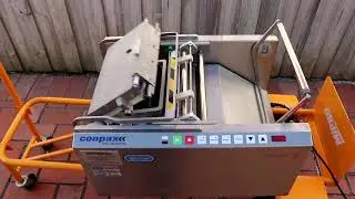 Conpax, semi-automatic packaging machine