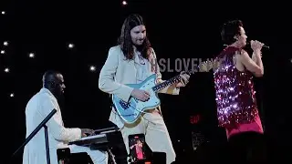 Harry Styles - FALLING with Two Ghosts Intro - Love On Tour 2021 - Las Vegas