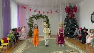 Януся Гуленко виступає в садочку