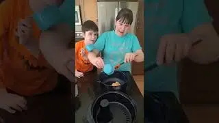 Puffed Wheat in the Tupperware (R) Stack Cooker