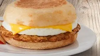 JIMMY DEAN DELIGHTS APPLEWOOD SMOKE CHICKEN SAUSAGE, EGG WHITES & CHEESE MUFFIN SANDWICHES
