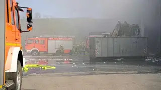 Großbrand in Müllsortierungsanlage