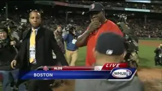 Red Sox fans salute Big Papi