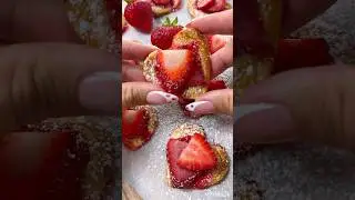 Strawberry puff pastry hearts 🍓 #pastry #recipes #puffpastryrecipe #foodie