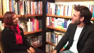 El Dr. David Sumiacher D'Angelo realiza una consultoría filosófica breve con Laura