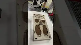 300W Laser Cleaning Machine Aluminum Alloy Shoe Mold Oxide Layer Removal