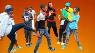 Ukitumwa kwa duka alafu apatane na ......................😂😂😂😂😂😂😂😂😂😂😂