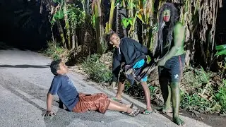Buto Ijo Tarik Sarung Orang Auto Kabur | Prank Buto Ijo | Ghost Prank