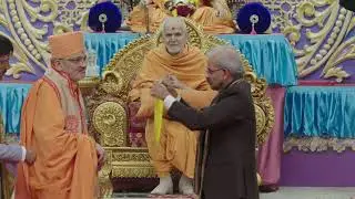 IIT Kharagpur presents DSC award to Mahamahopadhyaya Bhadreshdas Swamiji