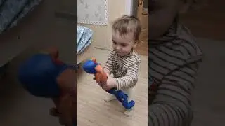 Слепил огромного Эльпримо из пластилина и теперь это любимая игрушка моего сына🐱#shorts