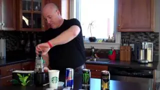 В тренде матча... Starbucks теперь предлагает латте с матчей.
