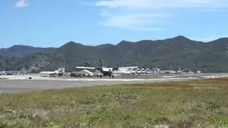 Winair TwinOtter is taking of from St. MAARTEN Airport