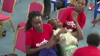 SHUHUDIA EV.DANIELY JOSHUAN AKIWAFUNGUA WATU MACHO YA ROHONI PAPO HAPO | NGUVU ZA MUNGU ZASHUKA.